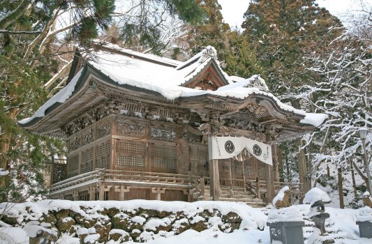 冬の十和田神社　青森の風景