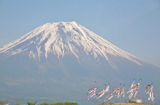 富士山と鯉のぼり　静岡の風景