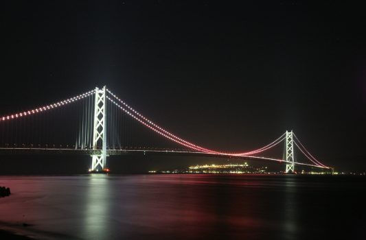 夜の明石海峡大橋　兵庫の風景