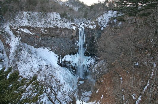 真冬の華厳の滝　栃木の風景