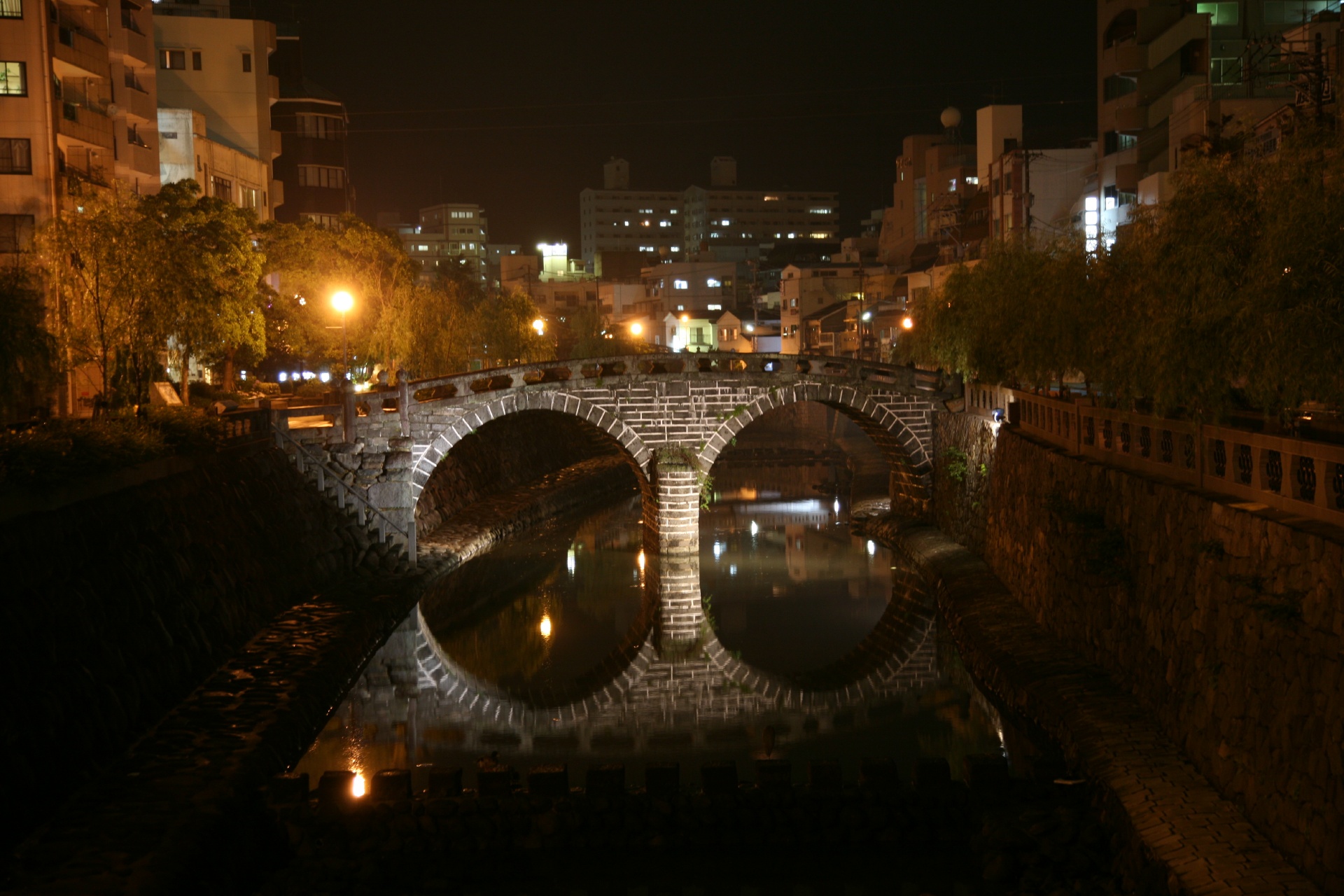 夜の眼鏡橋　長崎の風景