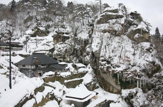 冬の山寺　立石寺　山形の風景