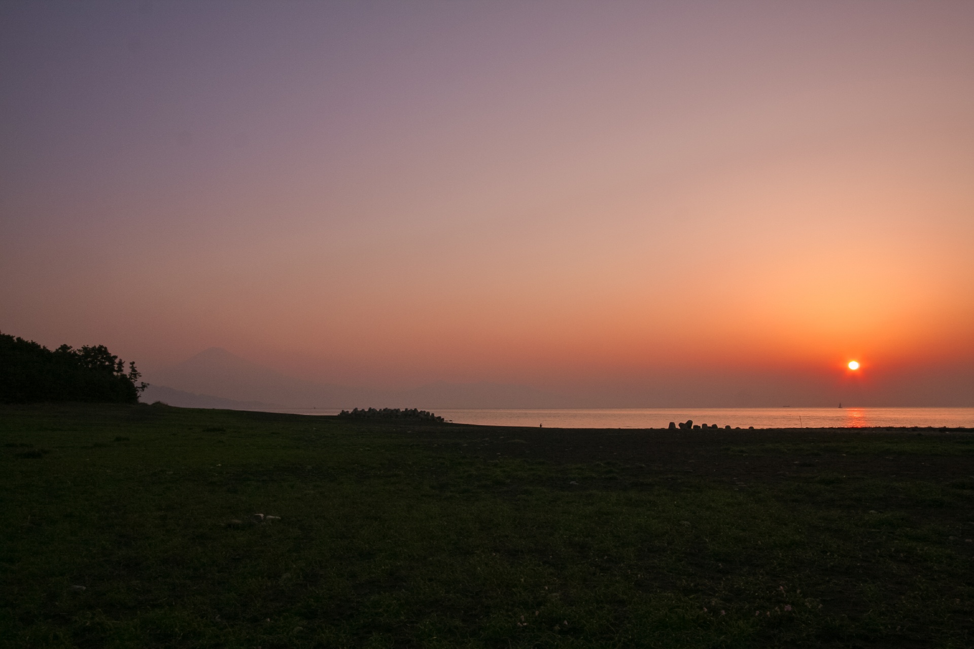 朝の三保の松原の風景　静岡の風景