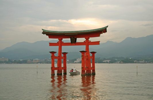 厳島神社の鳥居（宮島大鳥居）　広島の風景