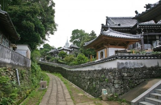平戸　 寺院と教会の見える風景　長崎の風景