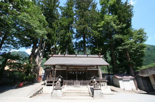 奥多摩の神社　奥氷川神社　東京の風景