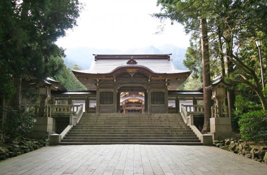 弥彦神社　新潟の風景