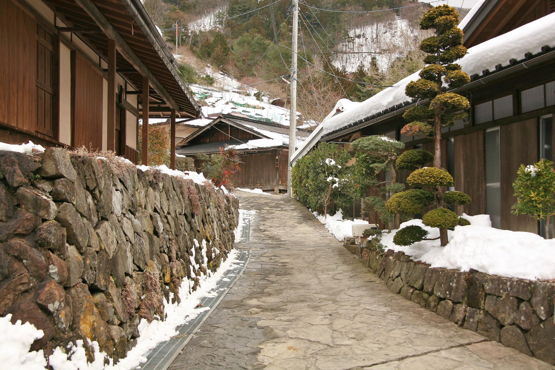 日本の伝統的な家並み　 早川町赤沢　山梨の風景