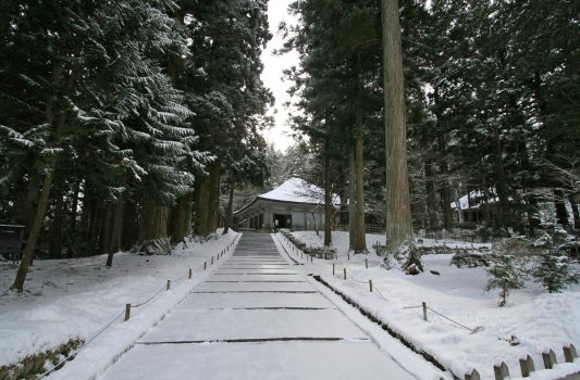 冬の中尊寺　岩手の風景