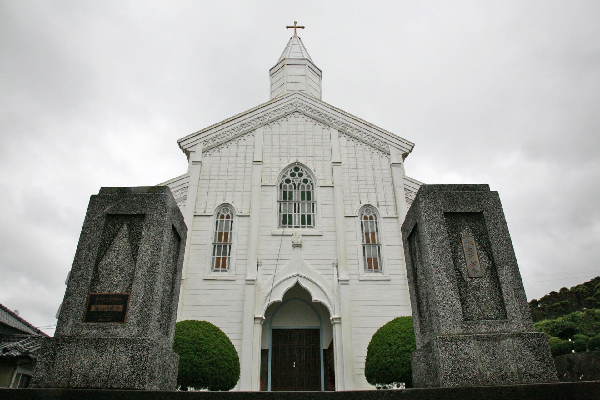 五島列島福江島の風景「水ノ浦教会」　長崎の風景