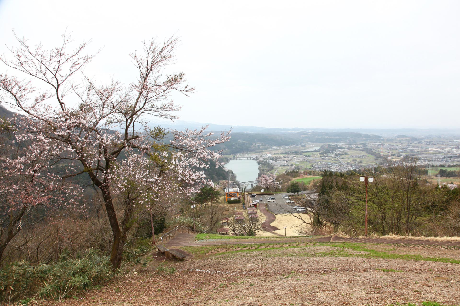 猿倉城跡から見る春の風景　富山の風景