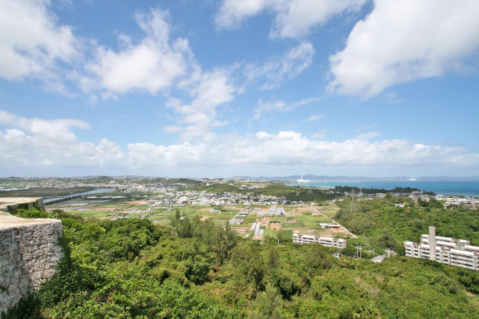 勝連城跡からの絶景　沖縄の風景