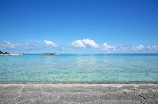 夏の海　沖縄の風景