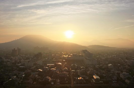 夏の朝　丸亀城から見る風景　香川の風景