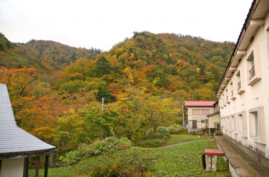 秋の夏油温泉　岩手の秋の風景