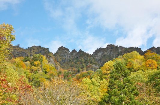 秋の戸隠山　長野の秋の風景