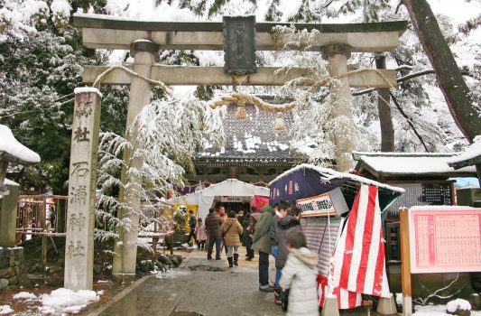 正月の金沢　雪の石浦神社　正月の石川　日本の正月の風景