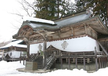 雪の小川神社　長野の正月風景　日本の正月の風景
