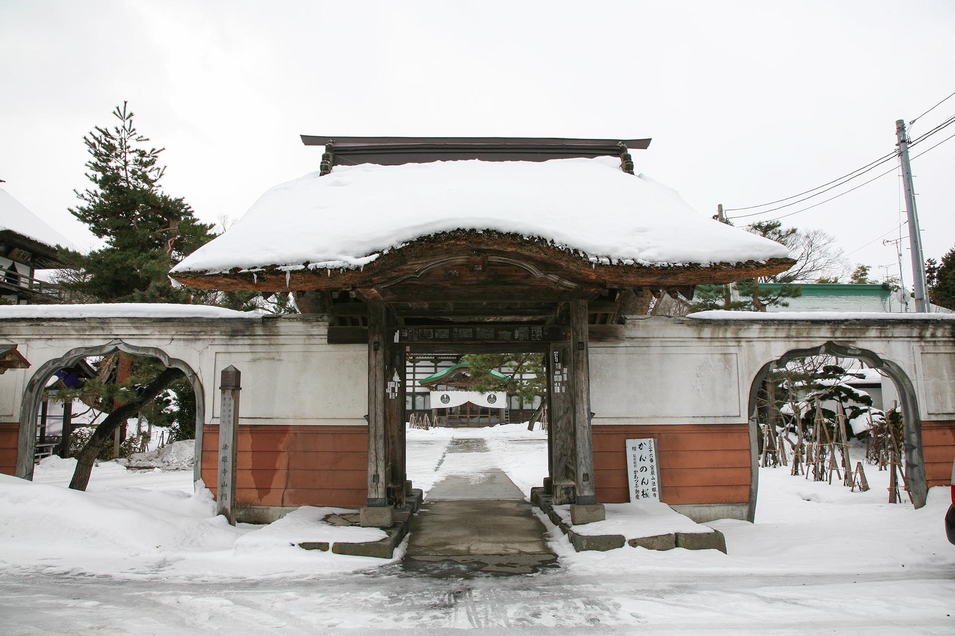 冬の法眼寺　青森の風景