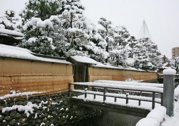 雪の金沢　長町武家屋敷　石川の冬の風景