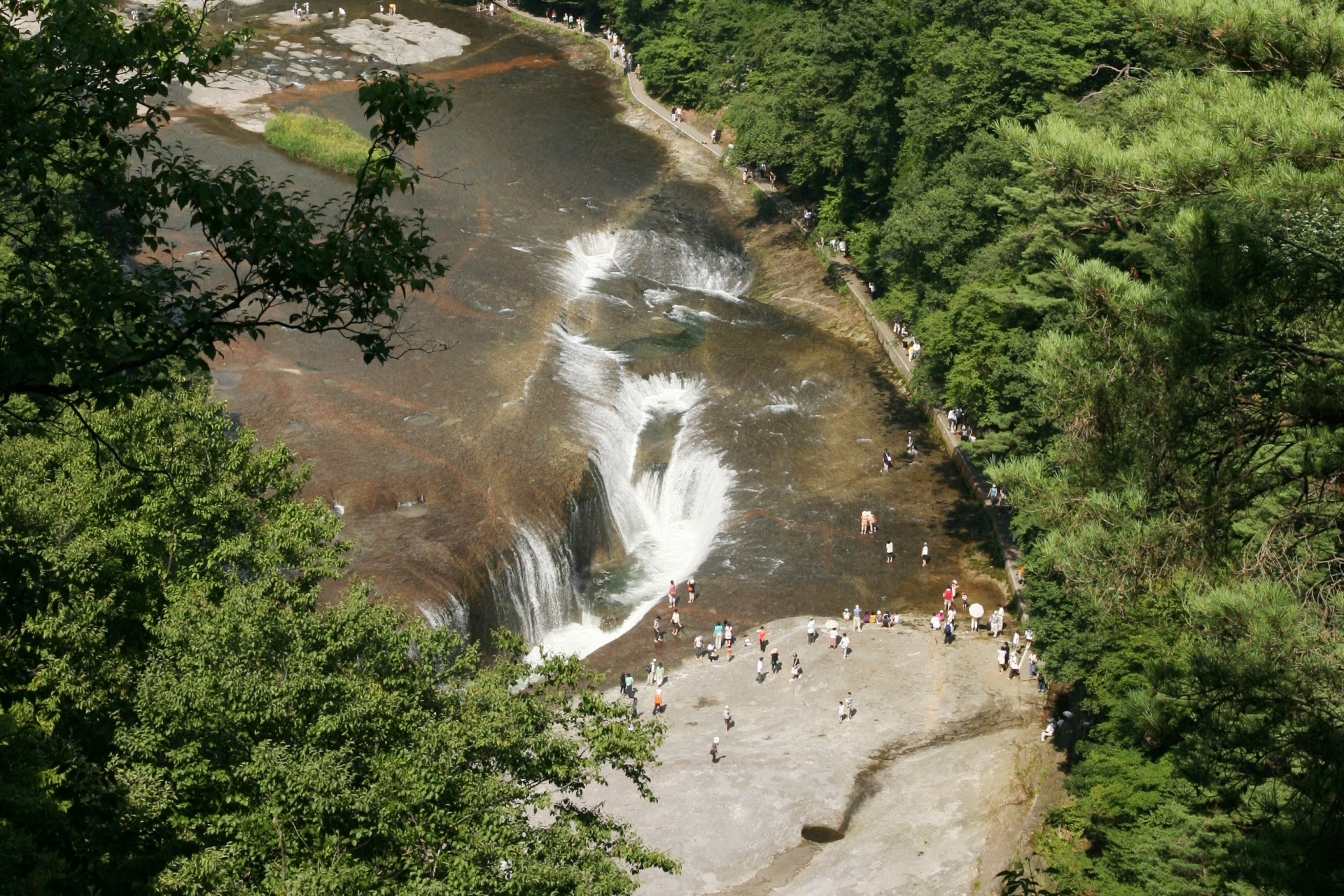 吹割の滝と吹割渓谷　群馬の夏の風景