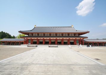 薬師寺　大講堂　奈良の風景