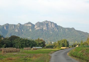 秋の岩櫃山　群馬の風景