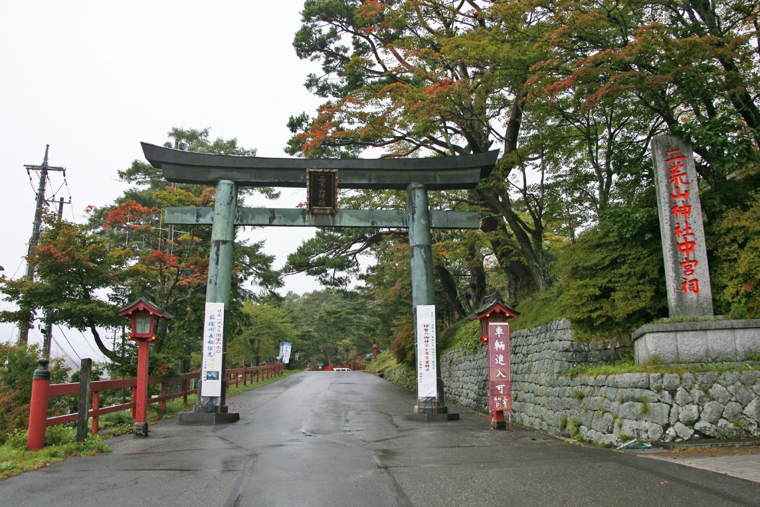 秋の日光 二荒山神社中宮祠 栃木の風景 | JAPAN WEB MAGAZINE 「日本の風景」 JAPAN SCENE