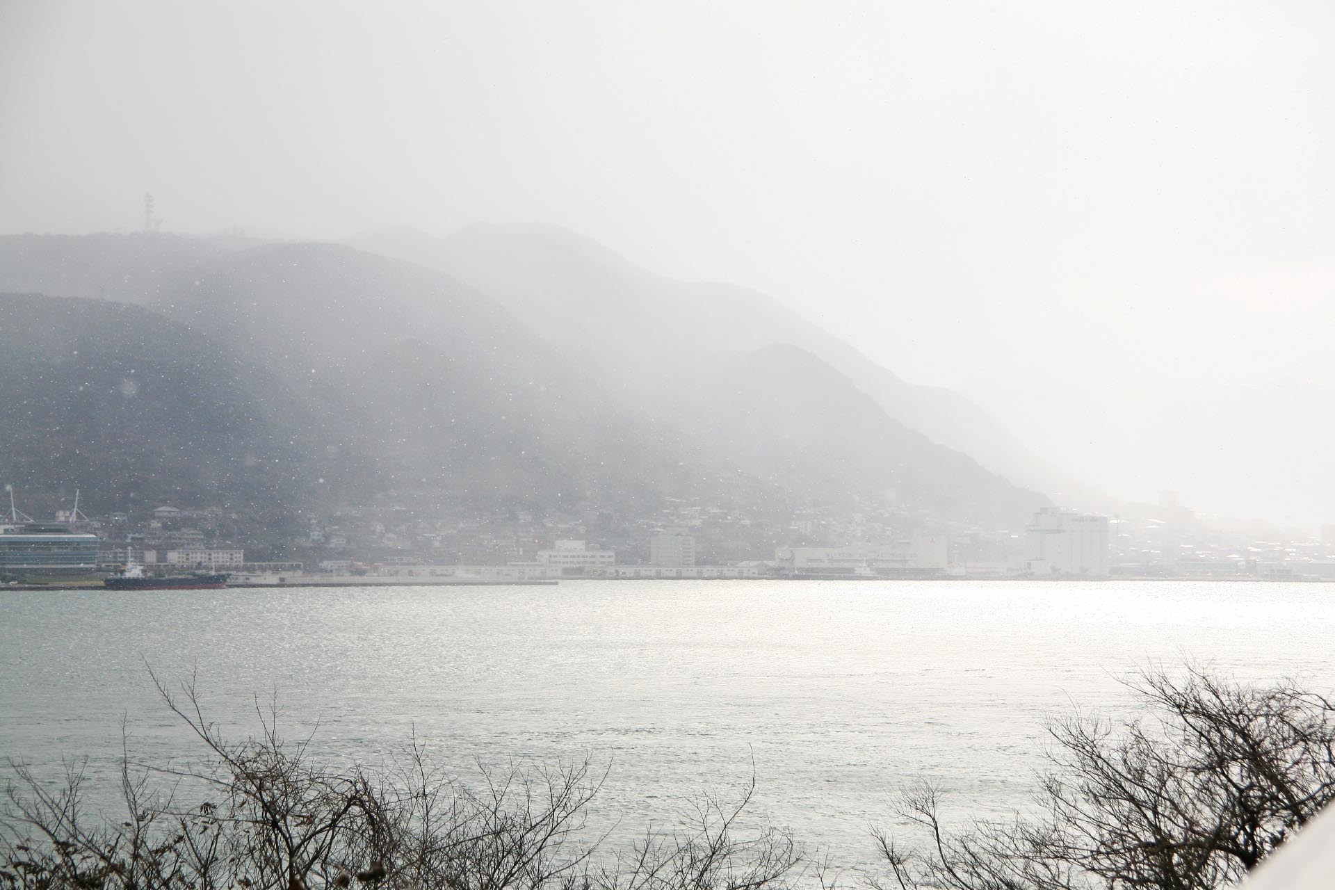 冬の関門海峡　山口の風景