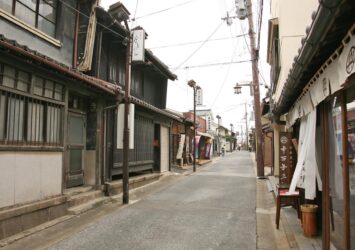 奈良の伝統的な町並み　奈良の風景