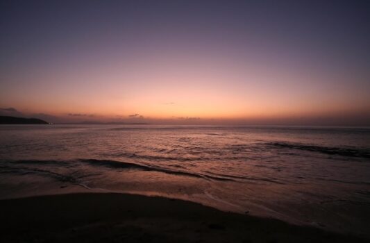 東シナ海の夕暮れ　沖縄の風景