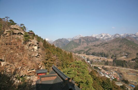 早春の山寺から見る風景　山形の風景