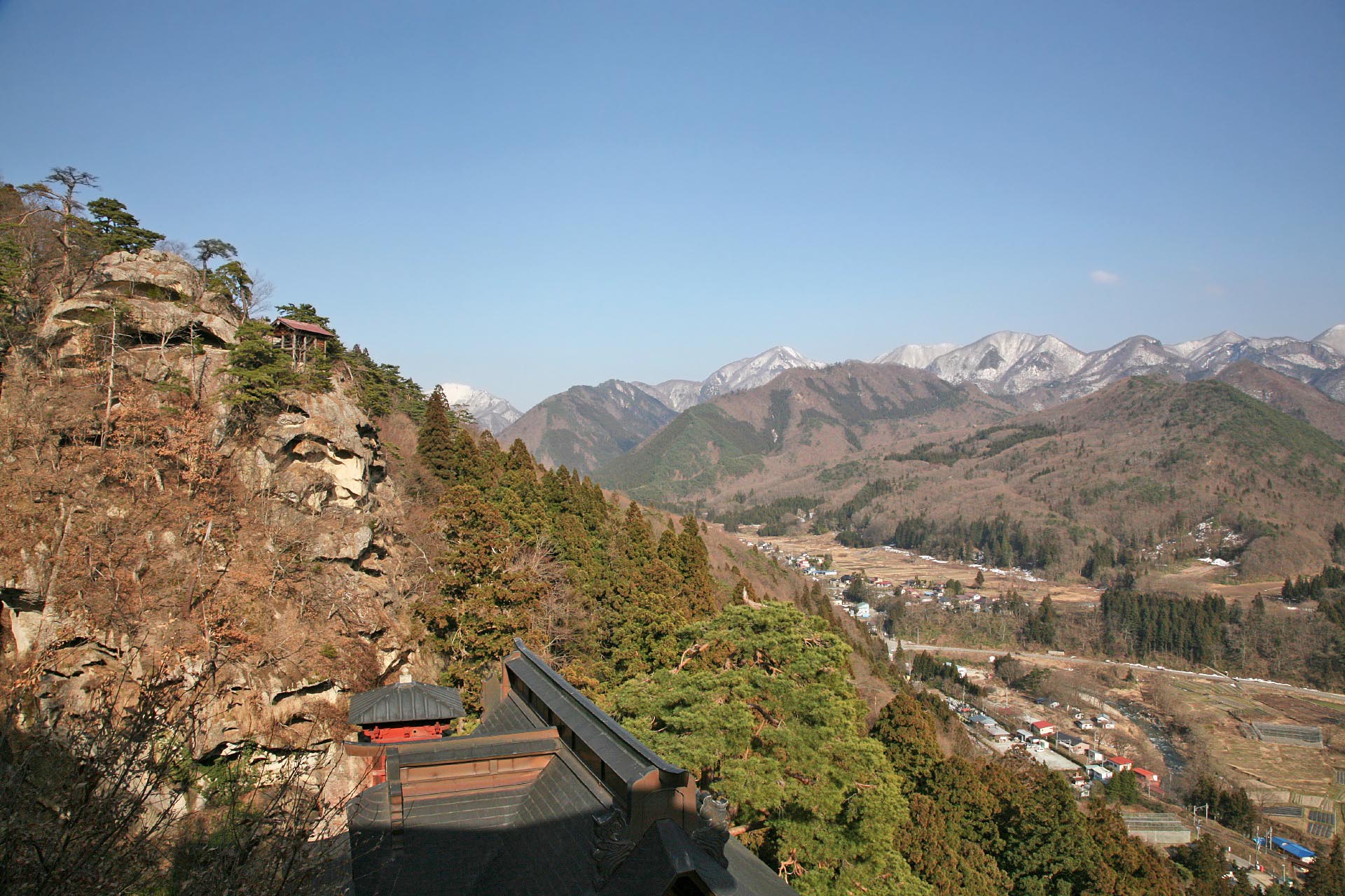 早春の山寺　五大堂から見る風景　山形の風景