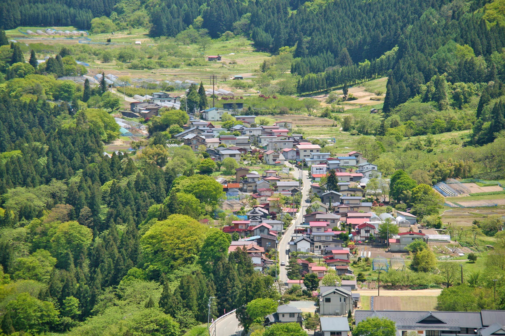 日本の里山風景　初夏の山寺から見る景色　山形の風景