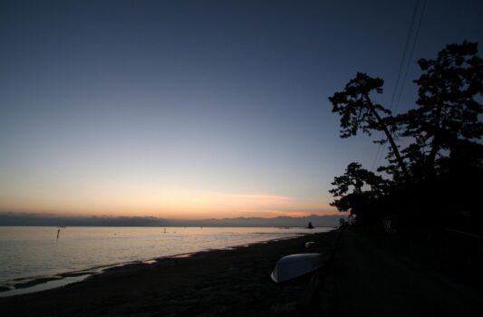 夜明けの雨晴海岸　富山の風景