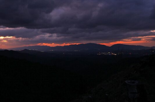 夕暮れの吉野の絶景　奈良の風景