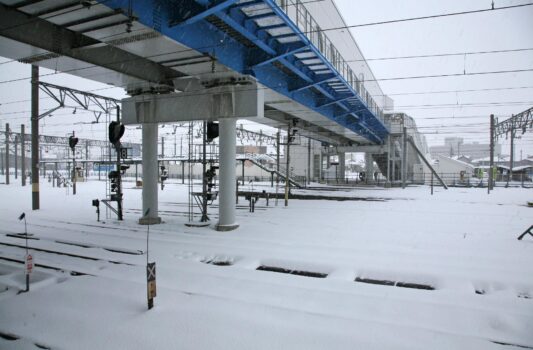 雪の直江津駅　新潟の風景