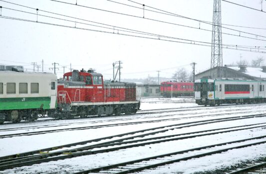 雪の小牛田駅　宮城の風景