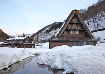 世界遺産「五箇山菅沼合掌造り集落」　富山の冬の風景