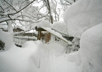 雪の宝川温泉　群馬の冬の風景