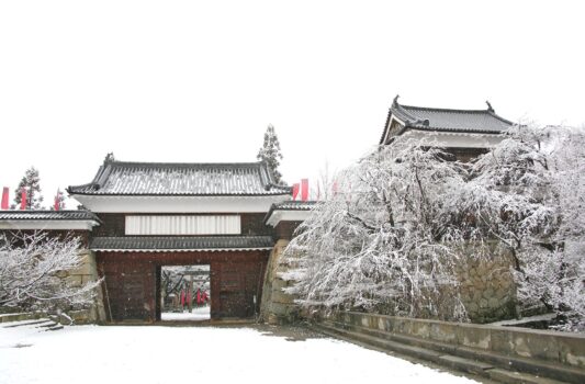 雪の上田城　長野の冬の風景