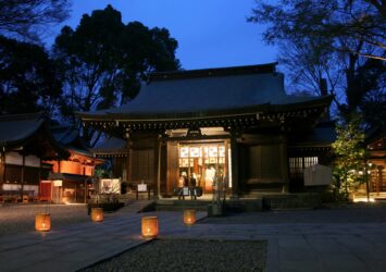春の夕暮れの川越氷川神社　埼玉の風景