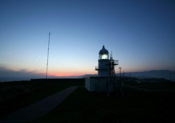 襟裳岬灯台と夕暮れの襟裳岬　北海道の風景