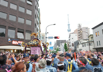 浅草三社祭　2024　一之宮の宮入の風景　東京の風景