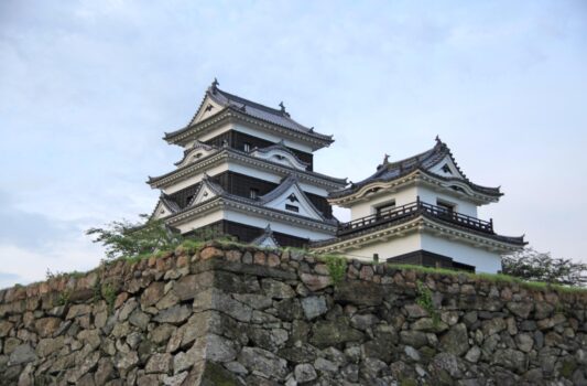 夏の夕暮れの大洲城　夏の愛媛の風景