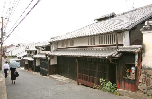 奈良の伝統的な町並み　夏の奈良の風景