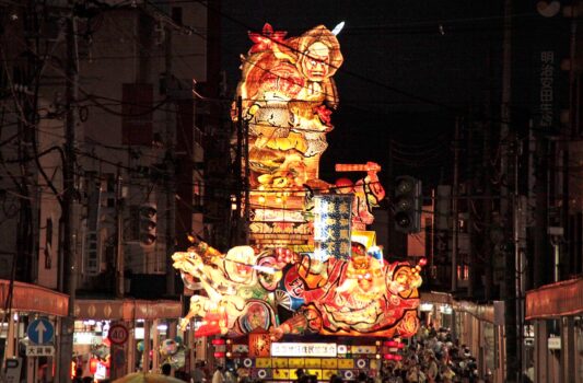 五所川原立佞武多　夏の青森の風景　青森の祭りの風景