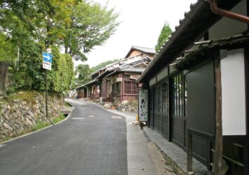 真夏の嵯峨鳥居本　京都の夏の風景　京都の伝統的な町並み