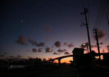 沖縄の夏の夕暮れ　夏の沖縄の風景