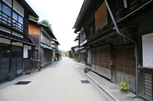 中山道・奈良井宿の町並み　長野の伝統的な古い町並み　長野の風景